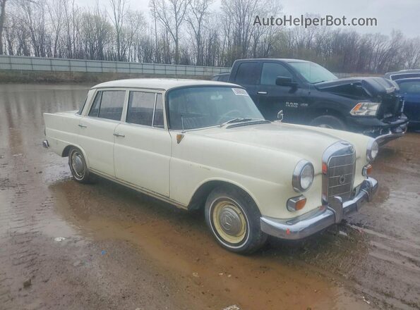 190DC041139D 1963 MERCEDES-BENZ 190 Белый Вид спереди