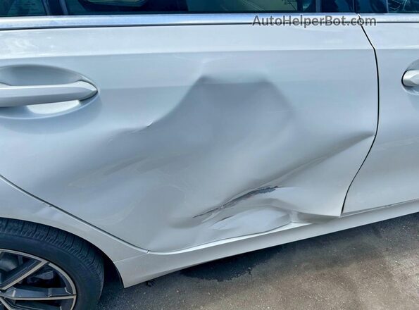 3MW5R7J02M8C01491 2021 BMW 3 SERIES White Vista interior trasera