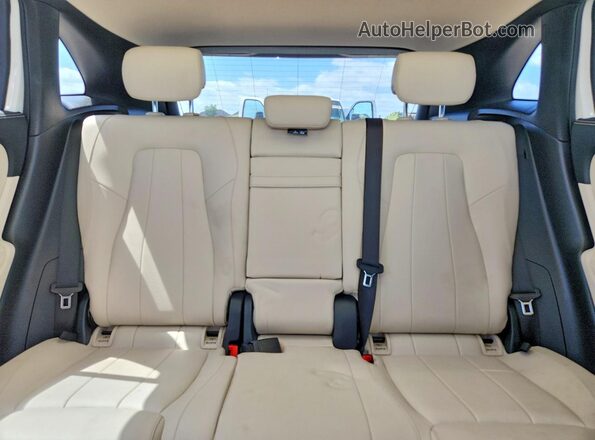 W1N4N4GB5MJ191019 2021 MERCEDES-BENZ GLA-CLASS White Vista interior trasera