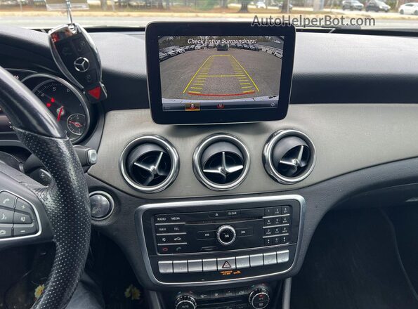 WDCTG4GB0KU004823 2019 MERCEDES-BENZ GLA White Widok wnętrza z tyłu