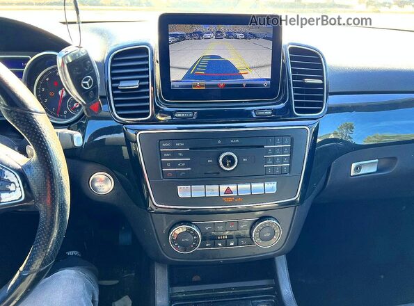 4JGDA5JB9JB137192 2018 MERCEDES-BENZ GLE Black Հետևի նստատեղերի տեսք