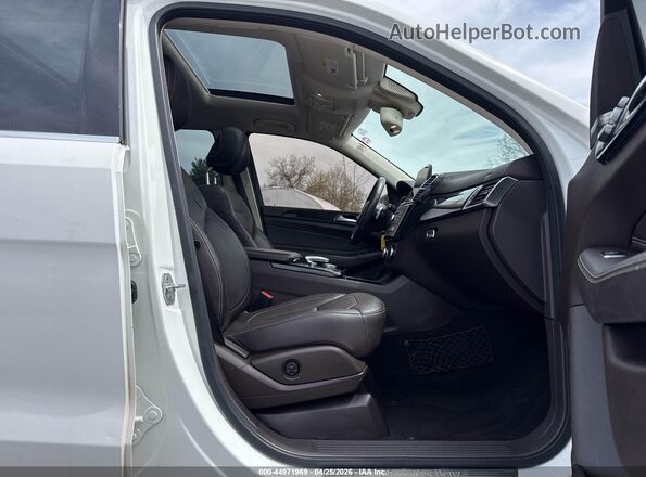4JGDF6EE0HA758073 2017 MERCEDES-BENZ GLS 450 White Front interior view