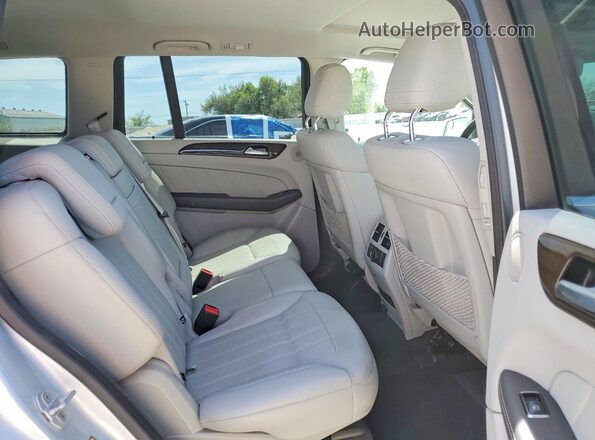 4JGDF6EE6GA658283 2016 MERCEDES-BENZ GL-CLASS Silver Widok wnętrza z tyłu