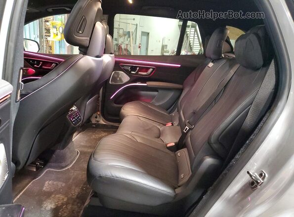 4JGDM2EB0PA015593 2023 MERCEDES-BENZ EQS Silver Вид задньої частини салону