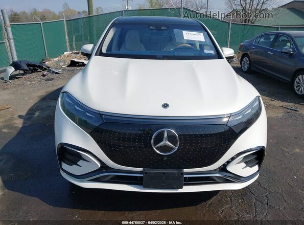 4JGDM4EB2PA014988 2023 MERCEDES-BENZ EQS 580 SUV White Widok wnętrza z tyłu