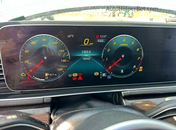4JGFB4JE2MA516152 2021 MERCEDES-BENZ GLE White Սարքավորումների վահանակի տեսք
