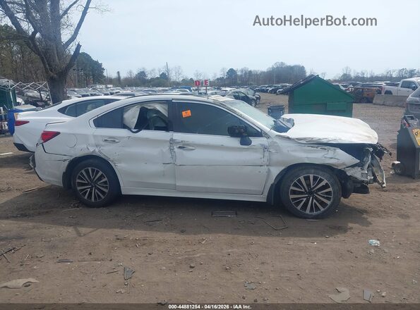 4S3BNAD69J3023016 2018 SUBARU LEGACY White Вид задньої частини салону