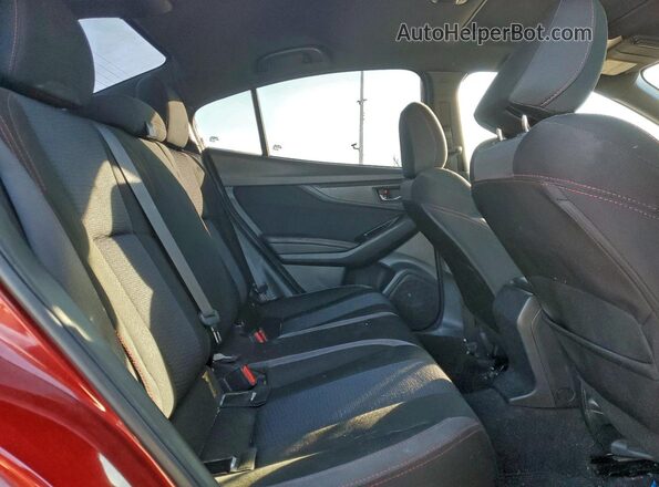 4S3GKAM66J3613608 2018 SUBARU IMPREZA Red Widok tylnych siedzeń
