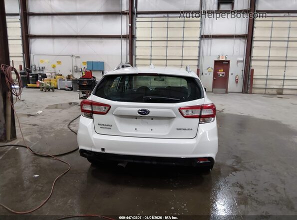 4S3GTAC69K3728381 2019 SUBARU IMPREZA White 