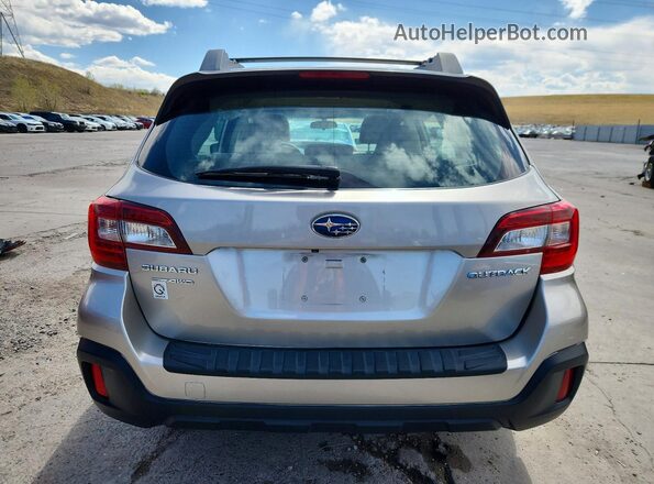 4S4BSAAC5J3258379 2018 SUBARU OUTBACK Silver Widok z tyłu
