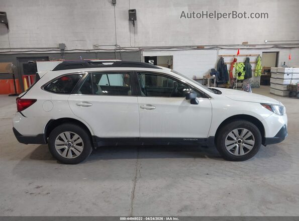 4S4BSABC2K3373473 2019 SUBARU OUTBACK White Rear interior view