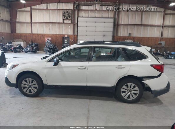 4S4BSABC2K3373473 2019 SUBARU OUTBACK White 360 interior view