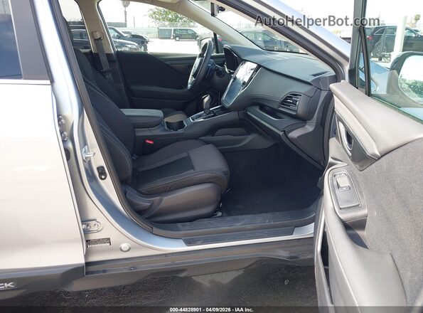 4S4BTADC2S3304485 2025 SUBARU OUTBACK Silver Вид салону спереду