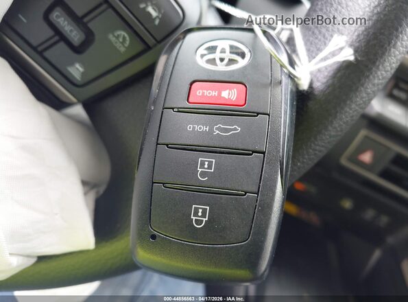 4T1DAACK3TU235468 2026 TOYOTA LE White წინა პანელის ხედი