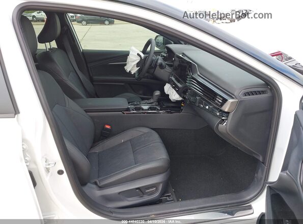 4T1DAACK5TU235035 2026 TOYOTA CAMRY White წინა სალონის ხედი