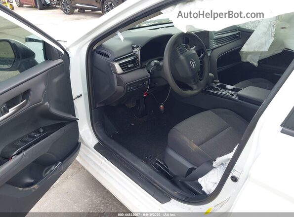 4T1DAACK8SU194236 2025 TOYOTA LE Белый Вид салона спереди