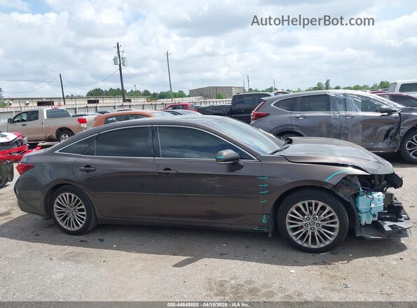 4T1DZ1FB3LU044198 2020 TOYOTA LIMITED Gray Vista interior trasera