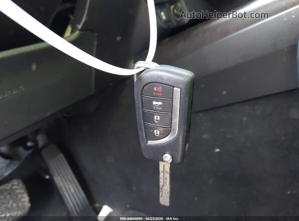 4T1G11BK8NU072589 2022 TOYOTA CAMRY Silver Widok deski rozdzielczej