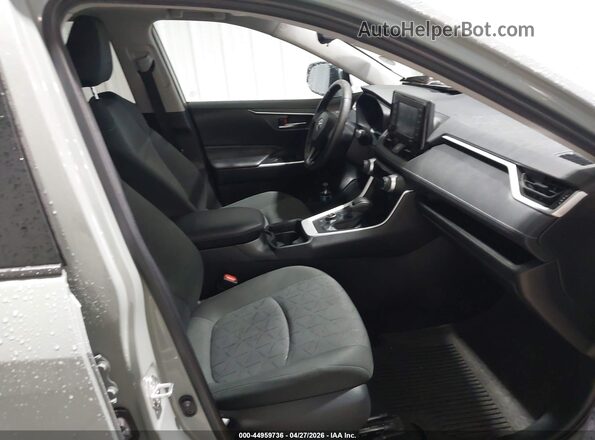 4T3RWRFV6MU048262 2021 TOYOTA LE Серый Вид салона спереди