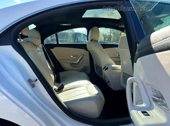 W1K5J4GB6PN384130 2023 MERCEDES-BENZ CLA-CLASS Белый Вид панели приборов
