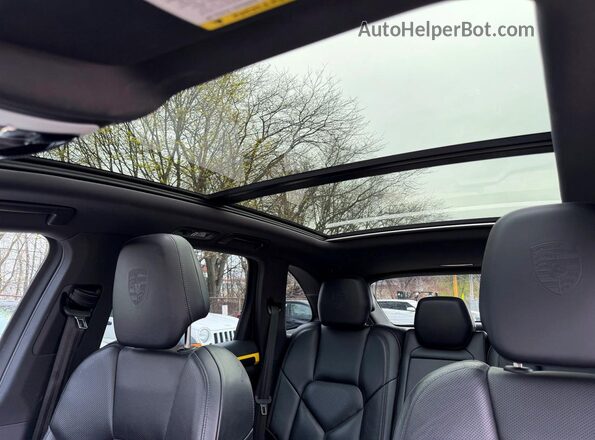 WP1AA2A21JKA02261 2018 PORSCHE CAYENNE White Սալոնի 360 աստիճան տեսք