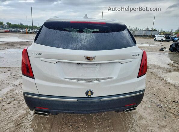 1GYKNAR49NZ164642 2022 CADILLAC XT5 White Front interior view