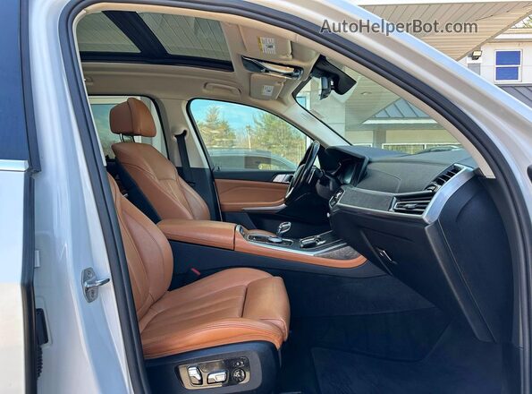 5UXCW2C59KL080798 2019 BMW X7 White Widok z tyłu