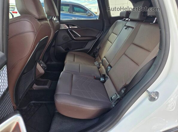 WBX73EF07P5W12917 2023 BMW X1 White Панорамний вид салону 360°