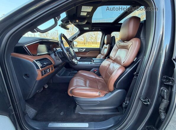 5LMJJ3LG6PEL01955 2023 LINCOLN NAVIGATOR Gray Widok naklejki z numerem VIN