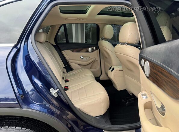 WDC0G4KB9GF011985 2016 MERCEDES-BENZ GLC-CLASS Blue Front interior view