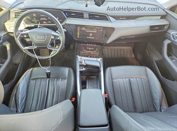 WA1LAAGE7MB038010 2021 AUDI E-TRON White Вид щитка приладів