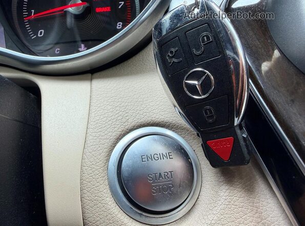 55SWF4JB4JU235776 2018 MERCEDES-BENZ C Black Vista de la etiqueta del VIN