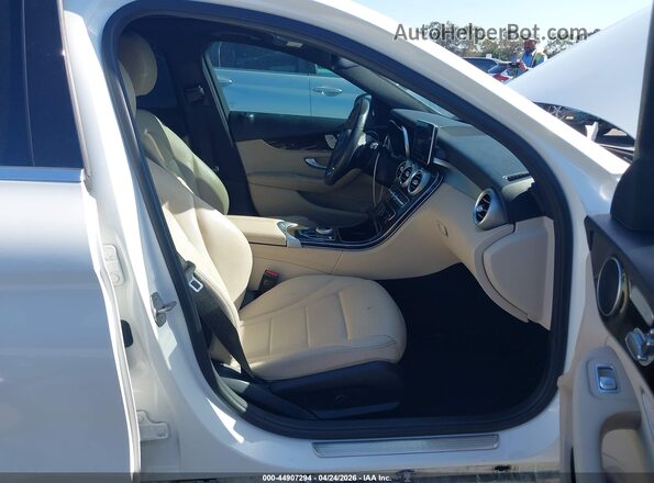 55SWF4JBXJU281144 2018 MERCEDES-BENZ C-CLASS White Front interior view