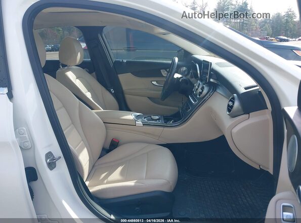 55SWF4KB4HU185552 2017 MERCEDES-BENZ C-CLASS White Widok wnętrza z przodu