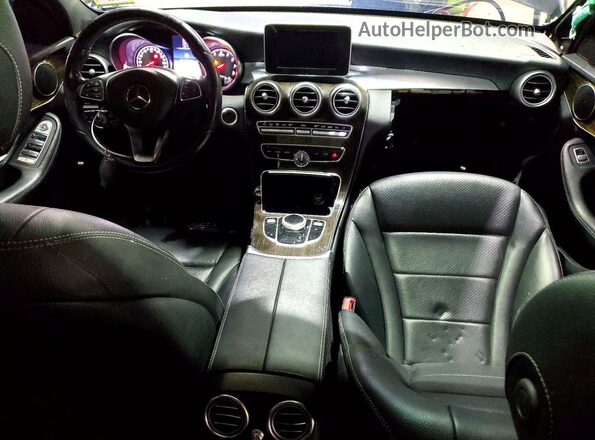 55SWF4KB4JU270302 2018 MERCEDES-BENZ C Black Առջևի վահանակի տեսք
