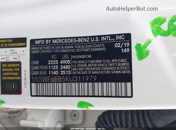 55SWF6EB5KU311979 2019 MERCEDES-BENZ AMG C 43 Red Vista del compartimento del motor