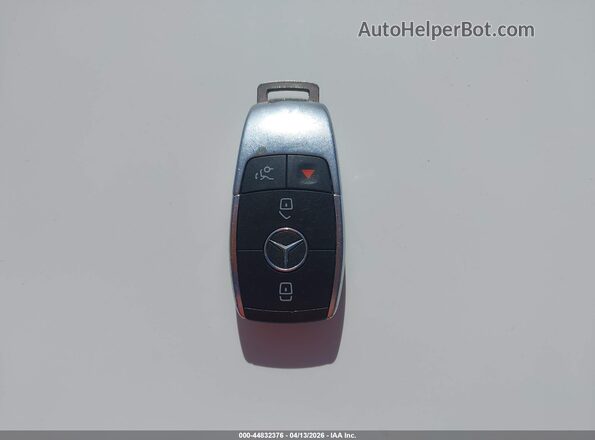 55SWF8DB9KU312470 2019 MERCEDES-BENZ C-CLASS White Vista del salpicadero