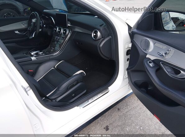 55SWF8HB2JU255585 2018 MERCEDES-BENZ AMG C 63 White Front interior view