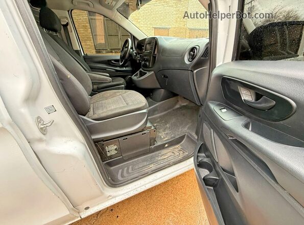 WD3PG2EA5H3338702 2017 MERCEDES-BENZ METRIS White უკანა ხედი