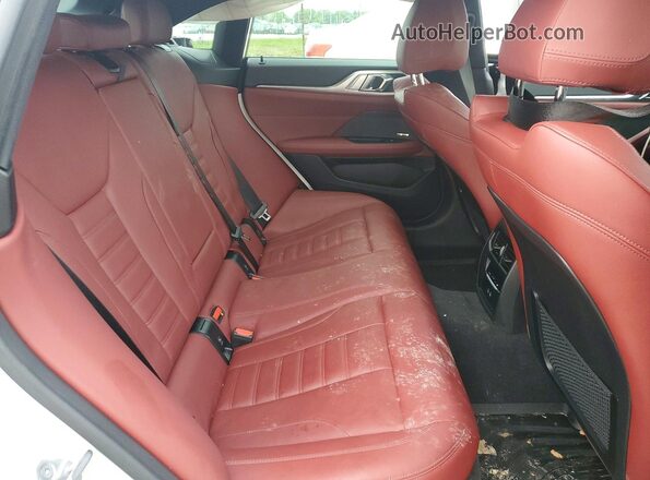 WBA13AW08PFN57302 2023 BMW M4 White Vista interior trasera