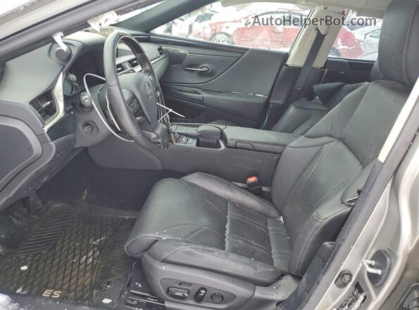 58ABZ1B10MU106221 2021 LEXUS ES Silver Front interior view