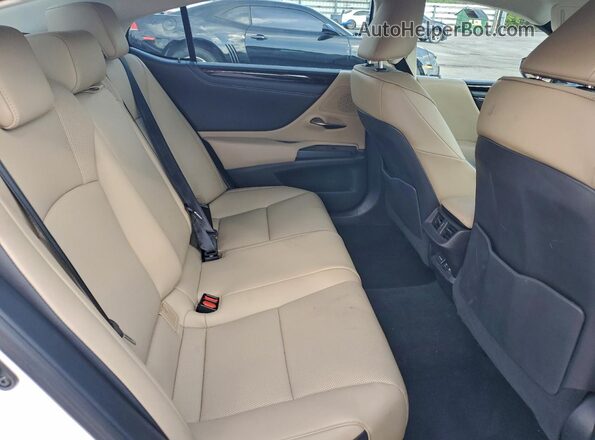 58ADZ1B10LU062986 2020 LEXUS ES White Widok tylnych siedzeń