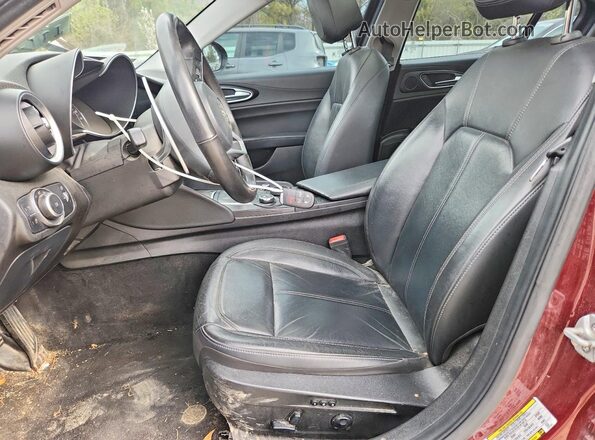 ZARFAEBN5H7558383 2017 ALFA ROMEO GIULIA Бордовый 