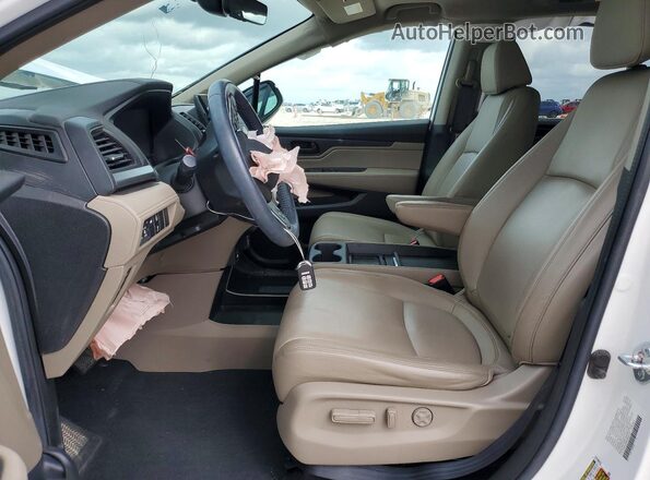 5FNRL6H64PB031127 2023 HONDA ODYSSEY White Front interior view