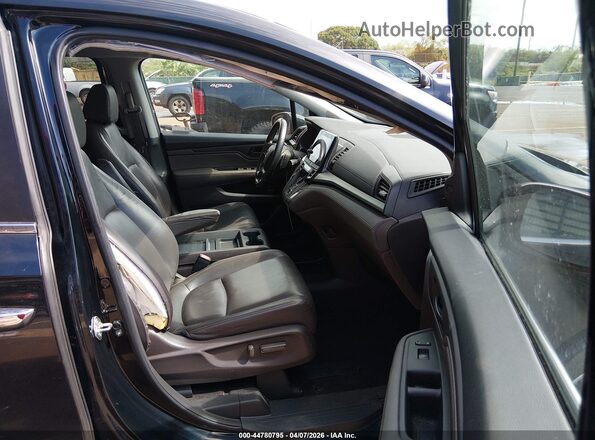 5FNRL6H70JB054856 2018 HONDA ODYSSEY Черный Вид салона спереди