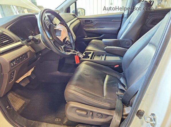 5FNRL6H72KB097435 2019 HONDA ODYSSEY White Front interior view