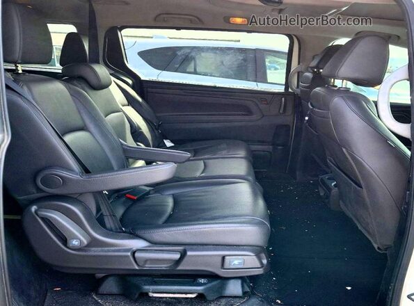 5FNRL6H74JB100995 2018 HONDA ODYSSEY White Вид задньої частини салону