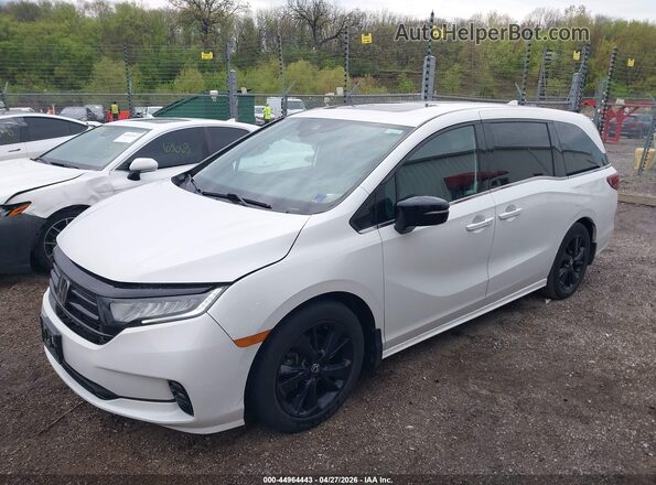 5FNRL6H74PB001828 2023 HONDA ODYSSEY White Передня ліва чверть