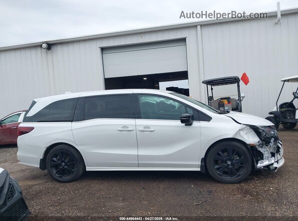 5FNRL6H74PB001828 2023 HONDA ODYSSEY White Вид задньої частини салону
