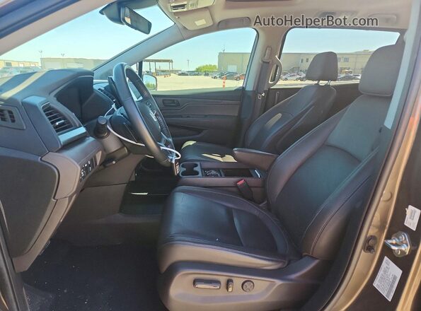 5FNRL6H76MB023065 2021 HONDA ODYSSEY Charcoal Front interior view